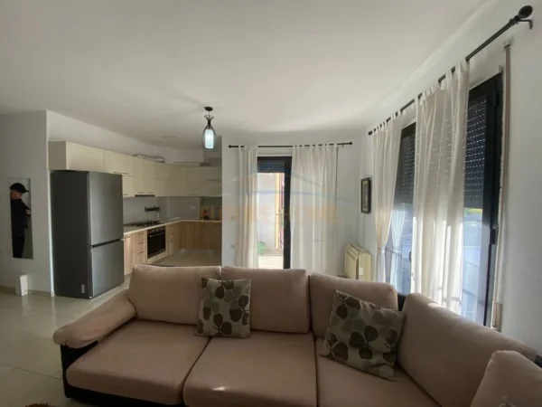 Tirane, jepet me qera apartament 2+1 Kati 5, 100 m² 650 € (Don Bosko)