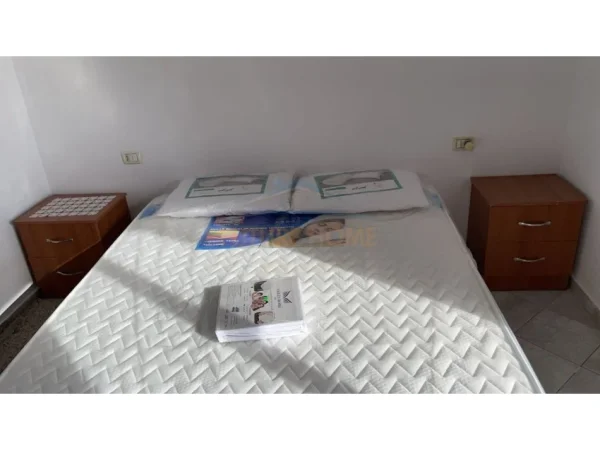 Tirane, jepet me qera apartament 1+1 Kati 7, 60 m² 500 € (Rruga Mine Peza)