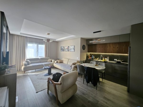 Tirane, jepet me qera apartament 2+1+Ballkon Kati 6, 700 € (rruga dritan hoxha te ish dogana pallat i ri)