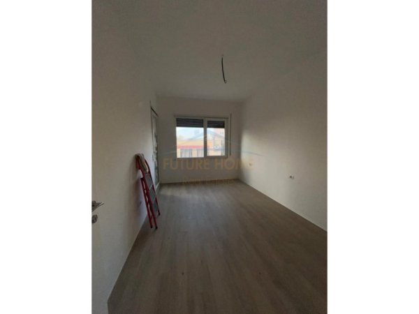Tirane, shitet apartament 2+1 Kati 1, 106 m² 191.000 € (Rruga Bedri Karapici)