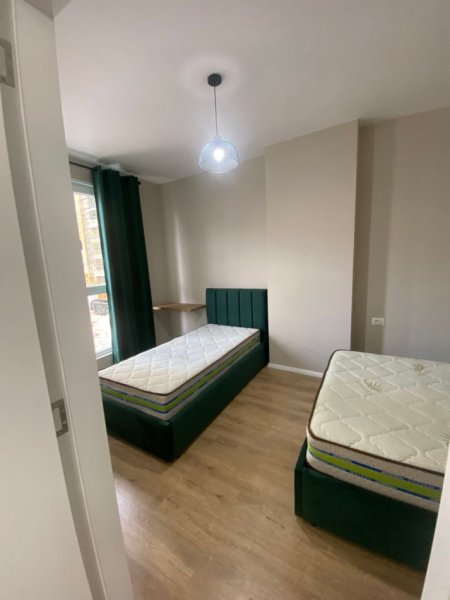 Tirane, jepet me qera apartament 1+1+Ballkon , 450 € (Univers City)