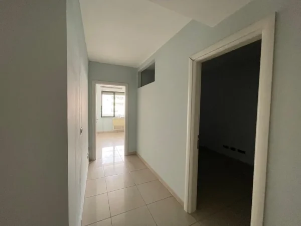 Tirane, shitet ambjent biznesi , 300 m² 620.000 € (Komuna e Parisit)