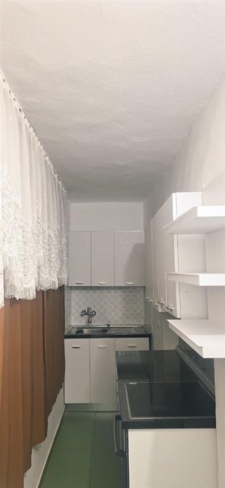 Tirane, jepet me qera apartament 1+1 Kati 4, 56 m² 450 € (Ali Demi prane Fushes)
