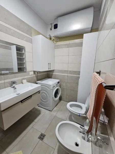 Tirane, jepet me qera apartament 1+1 Kati 4, 65 m² 750 € (Delijorgji)