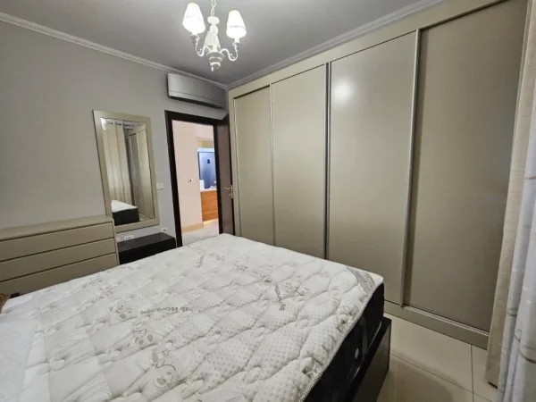 Tirane, jepet me qera apartament 1+1 Kati 4, 65 m² 750 € (Delijorgji)