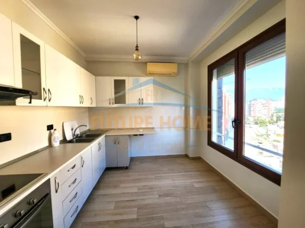 Tirane, jepet me qera zyre Kati 7, 101 m² 780 € (Bulavardi gjergj fishta)