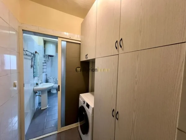 Tirane, jepet me qera apartament 2+1 Kati 2, 76 m² 600 €, "Pazari i Ri", Rruga "Tefta Tashko Koco"