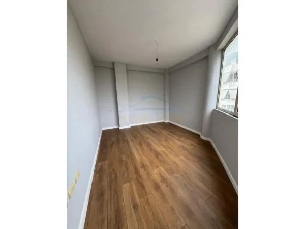 Tirane, shitet apartament 1+1 Kati 2, 64 m² 84.000 € 