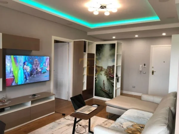 Tirane, jepet me qera apartament 1+1 Kati 4, 75 m² 650 € 