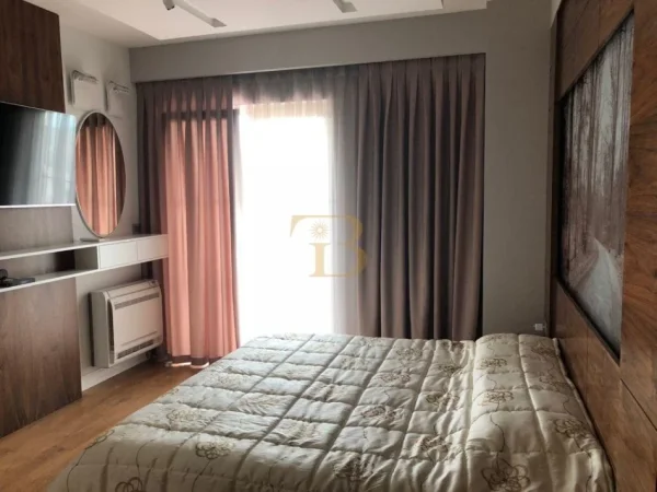 Tirane, jepet me qera apartament 1+1 Kati 4, 75 m² 650 € 