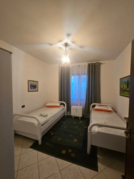 Tirane, jepet me qera apartament 2+1 Kati 4, 104 m² 500 € (astir)