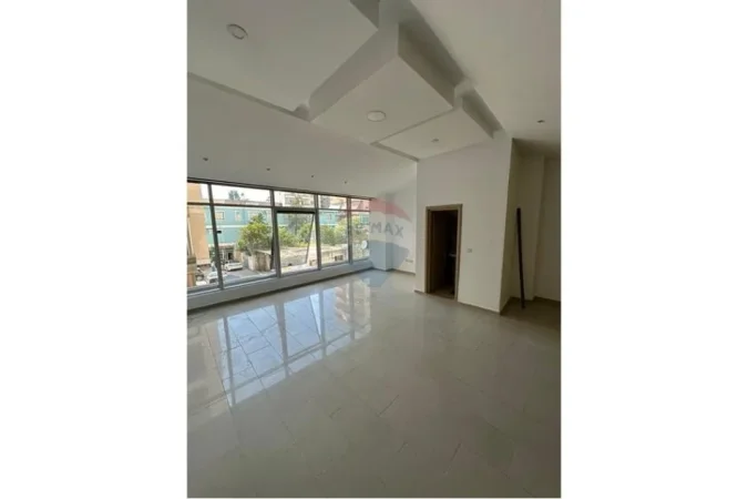 Vlore, shitet ambjent biznesi Kati 2, 33 m² 45.000 € (Pranë Gjimnazit “Ali Demi”, Vlorë)