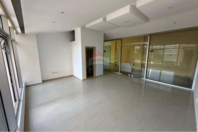 Vlore, shitet ambjent biznesi Kati 2, 33 m² 45.000 € (Pranë Gjimnazit “Ali Demi”, Vlorë)