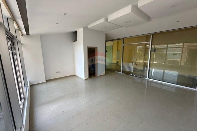 Vlore, shitet ambjent biznesi Kati 2, 33 m² 45.000 € (Pranë Gjimnazit “Ali Demi”, Vlorë)