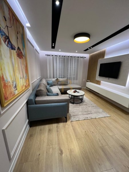 Tirane, jepet me qera apartament 2+1 Kati 5, 90 m² 600 € 