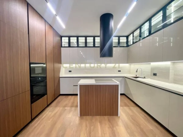 Tirane, jepet me qera Vile 3 Katshe Kati 0, 425 m² 4.000 € (Neom128193)