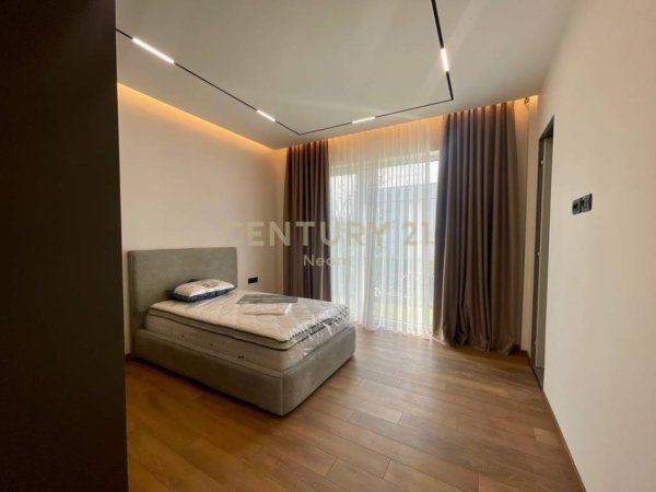 Tirane, jepet me qera Vile 3 Katshe Kati 0, 425 m² 4.000 € (Neom128193)