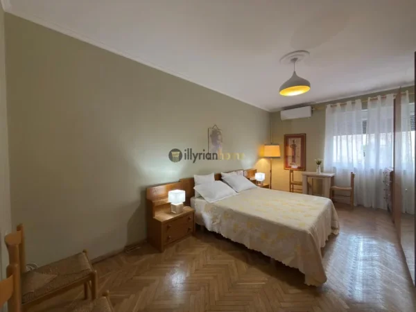 Tirane, jepet me qera apartament 1+1 Kati 2, 70 m² 550 € (Sheshi Skenderbej)