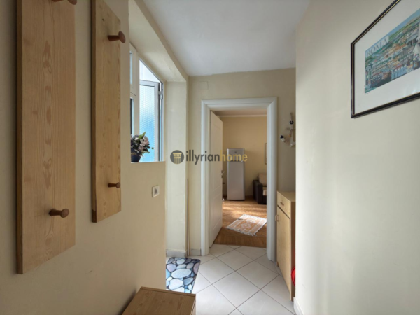 Tirane, jepet me qera apartament 1+1 Kati 2, 70 m² 600 € (Sheshi Skenderbej)