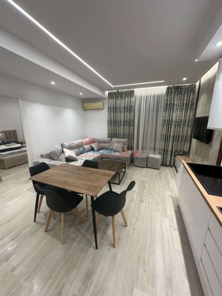 Tirane, jepet me qera apartament 1+1+Ballkon Kati 1, 57 m² 700 € (Zogu i Zi)
