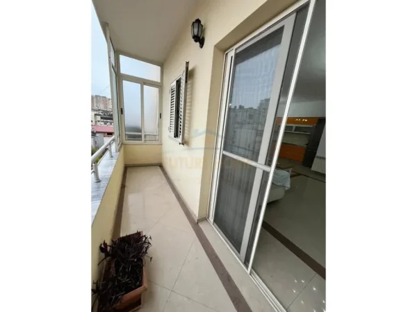 Durres, shitet apartament 2+1+Ballkon Kati 3, 170 m² 180.000 € 