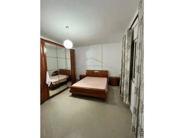 Durres, shitet apartament 2+1+Ballkon , 170 m² 180.000 € (PRANE KAZAZIT, DURRES)