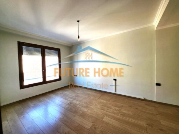 Tirane, jepet me qera zyre Kati 7, 101 m² 880 € (Hilton Garden Inn)