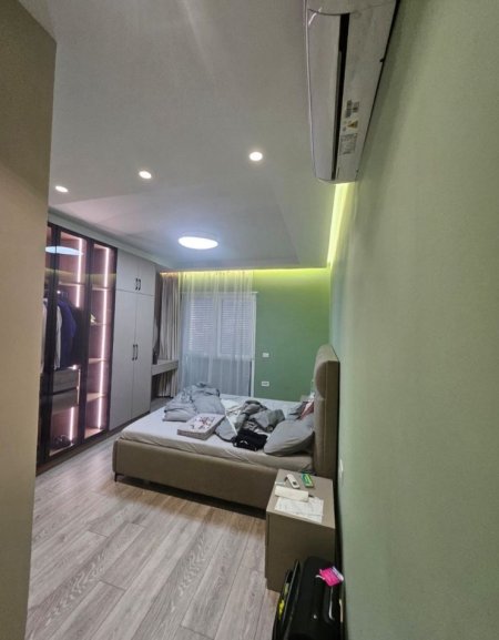 Tirane, jepet me qera apartament 2+1 Kati 5, 91 m² 
