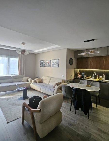 Tirane, jepet me qera apartament 2+1 Kati 5, 91 m² 