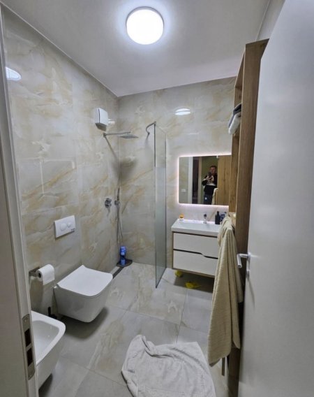 Tirane, jepet me qera apartament 2+1 Kati 5, 91 m² 