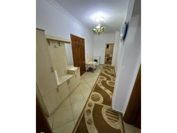 Tirane, jepet me qera apartament 2+1 Kati 0, 136 m² 550 € (Rruga 5 Maji)
