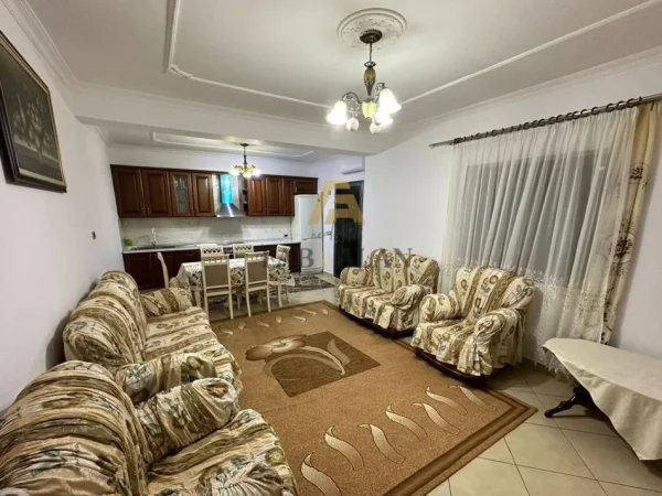 Tirane, jepet me qera apartament 2+1 Kati 0, 136 m² 550 € (Rruga 5 Maji)