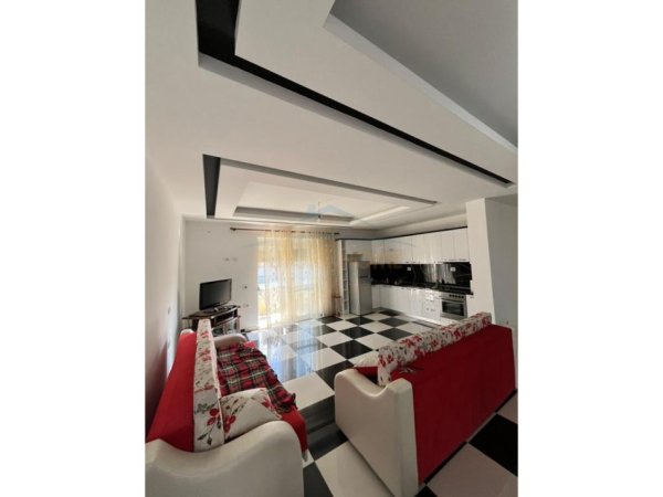Durres, jepet me qera apartament 2+1 Kati 2, 159 m² 350 € (LAGJIA 18,DURRES)
