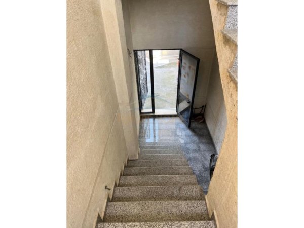 Durres, jepet me qera apartament 2+1 Kati 2, 159 m² 350 € (LAGJIA 18,DURRES)