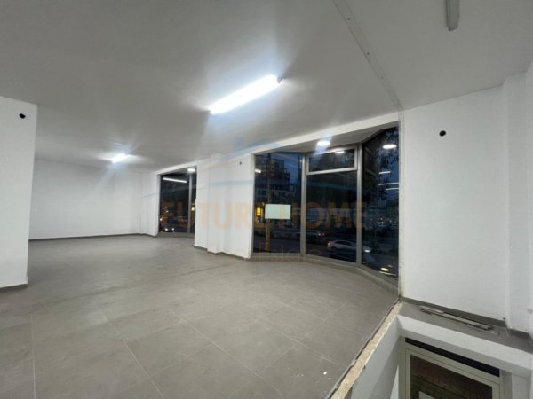 Tirane, jepet me qera ambjent biznesi Kati 1, 125 m² 1.000 € (Rruga Dritan Hoxha)