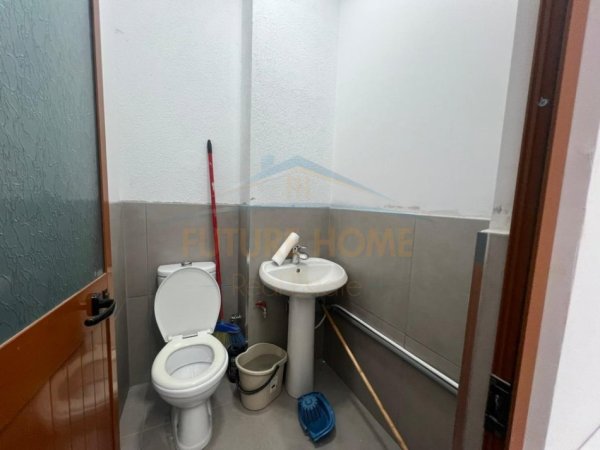 Tirane, jepet me qera ambjent biznesi Kati 1, 125 m² 1.000 € (Rruga Dritan Hoxha)