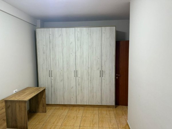 Tirane, jepet me qera apartament 2+1 Kati 3, 90 m² 550 € (Rruga Dritan Hoxha)