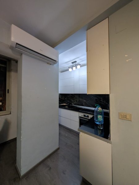 Tirane, jap me qera apartament 1+1 Kati 4, 60 m² 450 € (Irfan Tomini)
