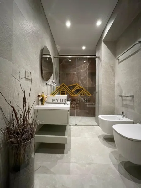 Durres, jepet me qera apartament 1+1 Kati 6, 91 m² 700 € (PLAZH)