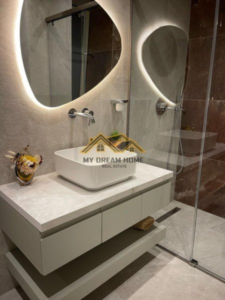 Durres, jepet me qera apartament 1+1 Kati 6, 91 m² 700 € (PLAZH)