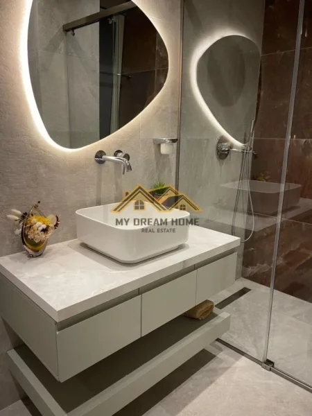 Durres, jepet me qera apartament 1+1 Kati 6, 91 m² 700 € (PLAZH)