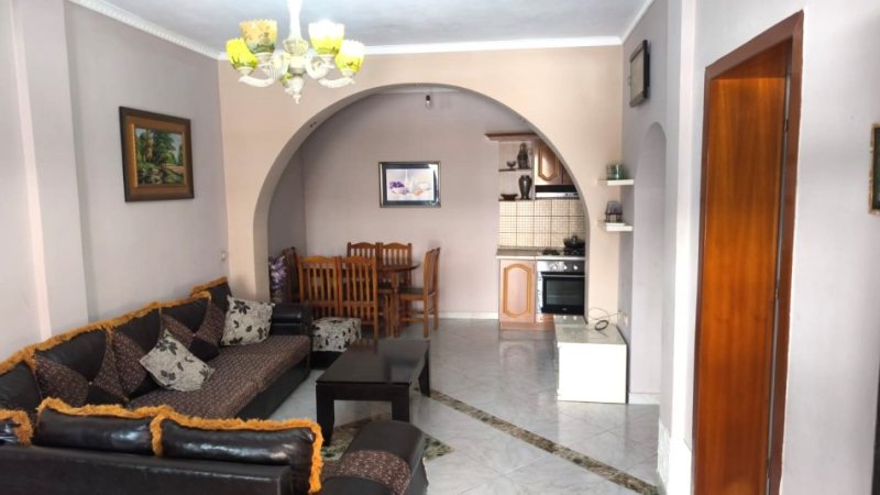 🏡 Jepet me Qera Hyrje 1+1  në Kombinat ,  300 Euro