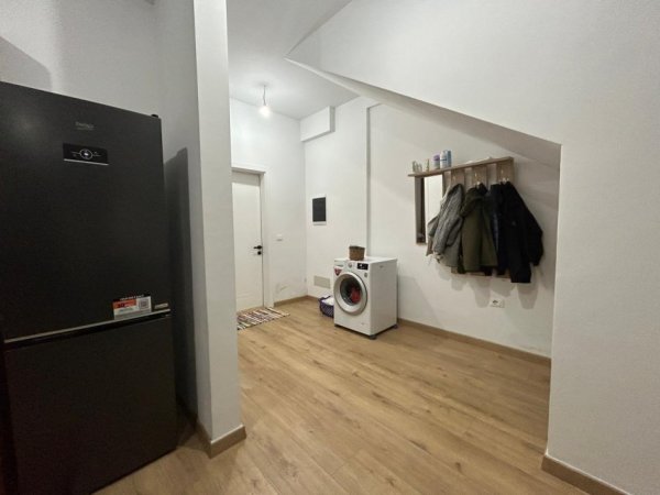 Tirane, jap me qera apartament 1+1 Kati 1, 80 m² 500 € (Kodra e Derhemit , perballe me restorant Nari)