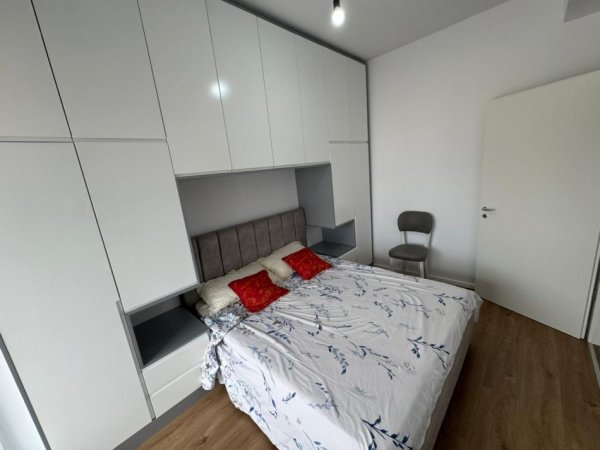 Tirane, jepet me qera apartament 1+1 Kati 6, 