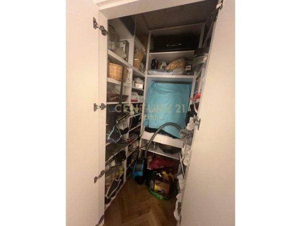 Tirane, shitet apartament 2+1 Kati 2, 78 m² 128.000 € (Rruga Napolon Roshi)