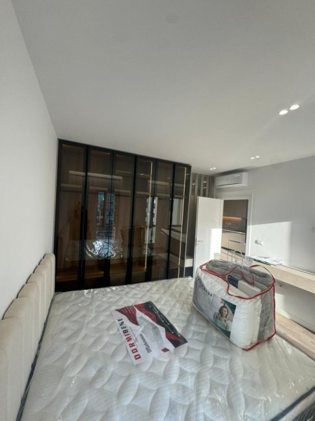 Tirane, jepet me qera apartament 2+1+Ballkon Kati 5, 90 m² 1.000 € (Zogu i Zi)