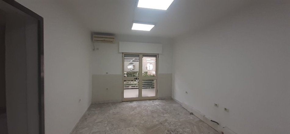 Tirane, jap me qera ambjent biznesi Kati 0, 50 m² 590 € (Myslym Shyri)