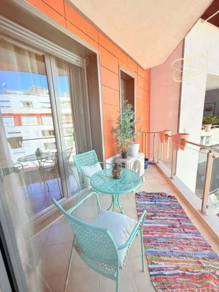 Tirane, jepet me qera apartament 2+1+Ballkon Kati 6, 80 m² 1.100 € (Rruga e Kosovareve)