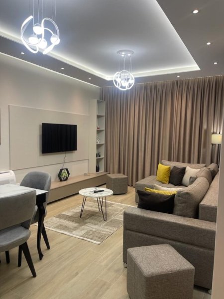 Tirane, jap me qera apartament 1+1+Ballkon Kati 3, 75 m² 850 € (Komuna e Parisit Rruga Hasan Alla)