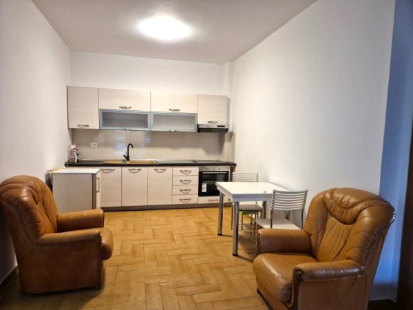 Jepet me Qira Apartament 2+1 në Myslym Shyr, 700 €uro